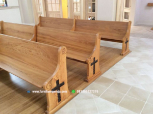 bangku gereja sederhana 