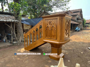 mimbar gereja HKBP tanjung karang 