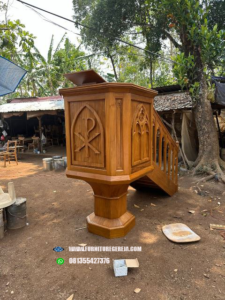 mimbar gereja jati besar 