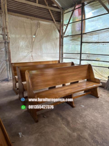bangku gereja gkpi bontang 